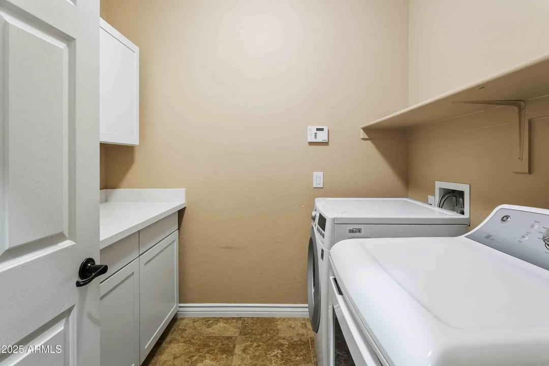 Real Estate Picture 12