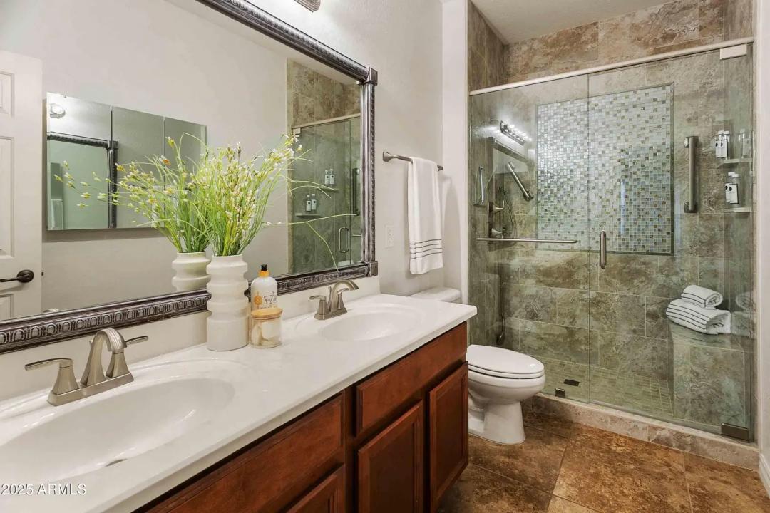 Real Estate Picture 11