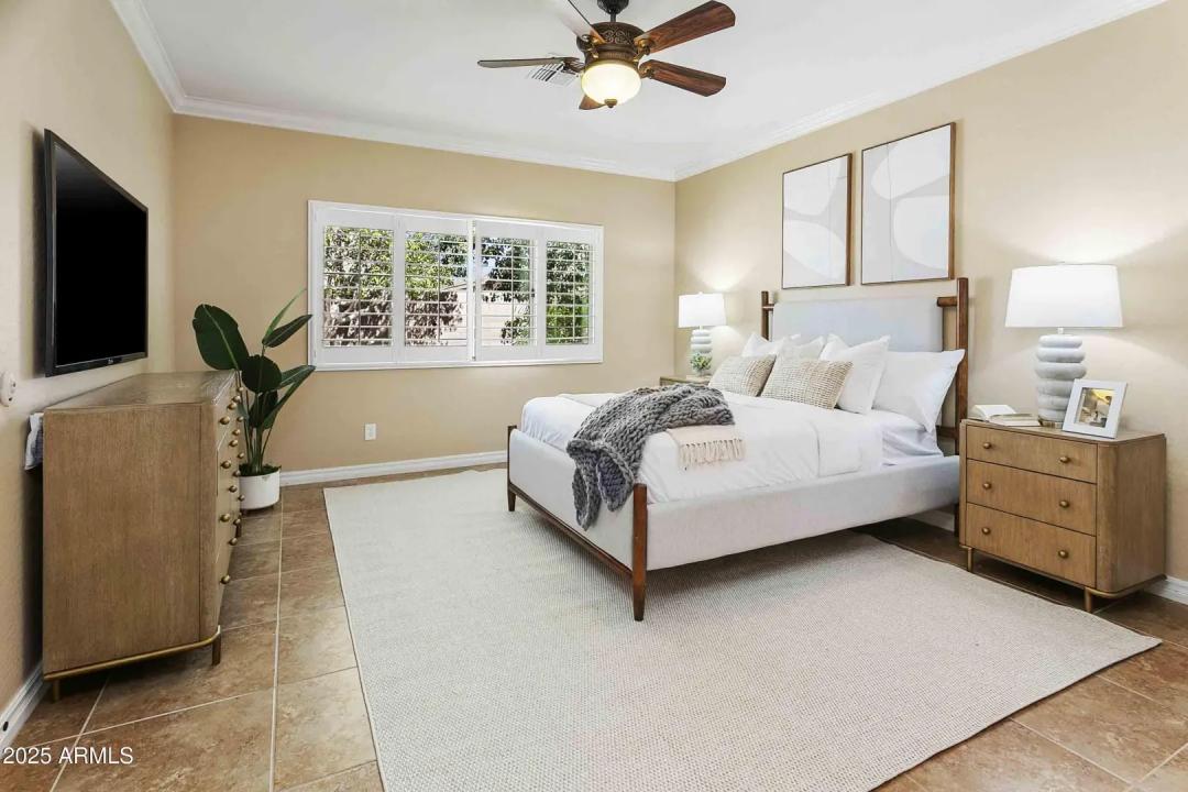 Real Estate Picture 8