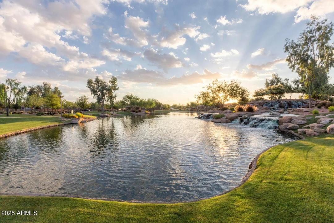 Real Estate Picture 16