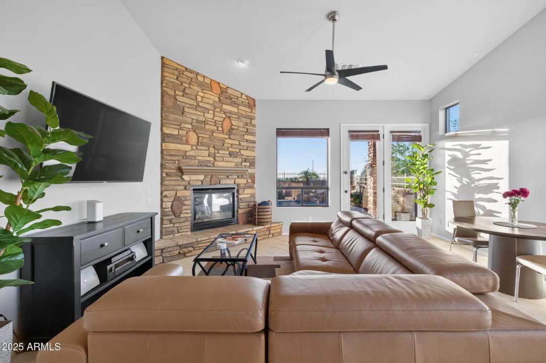 Real Estate Picture 18