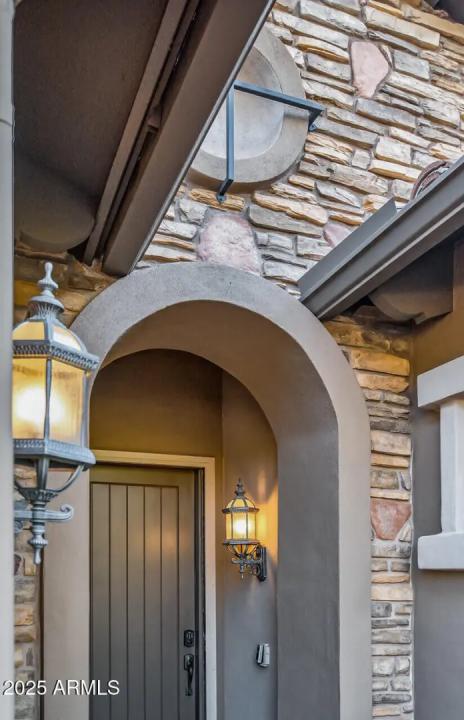 Real Estate Picture 8