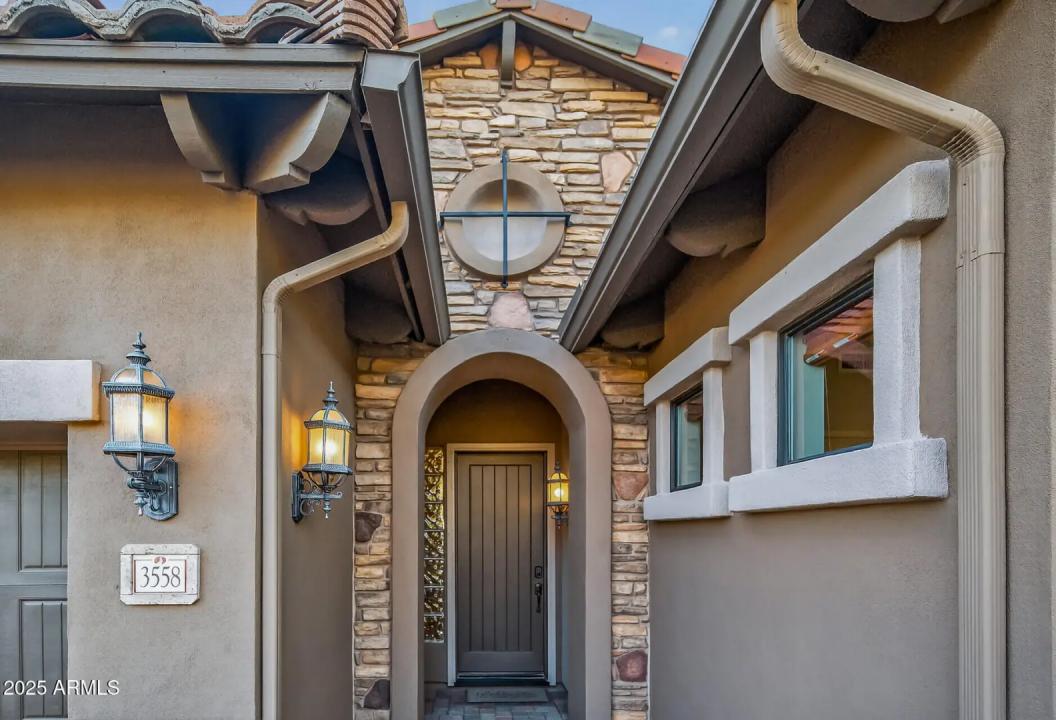 Real Estate Picture 7