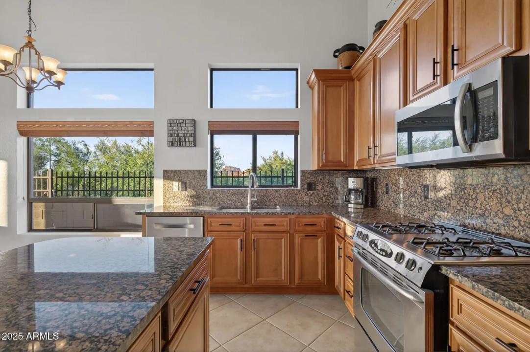 Real Estate Picture 22