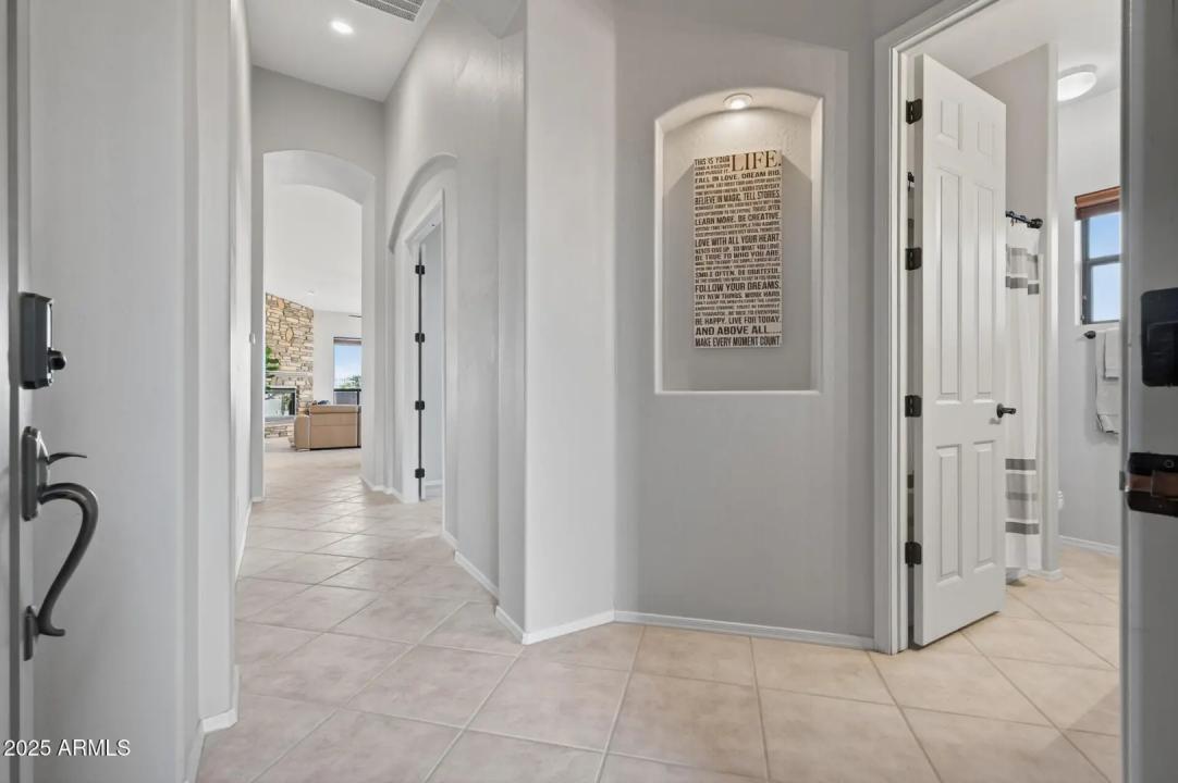 Real Estate Picture 9