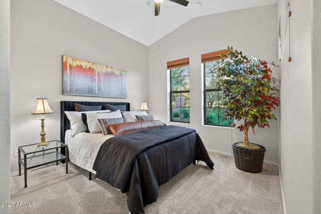 Real Estate Picture 12