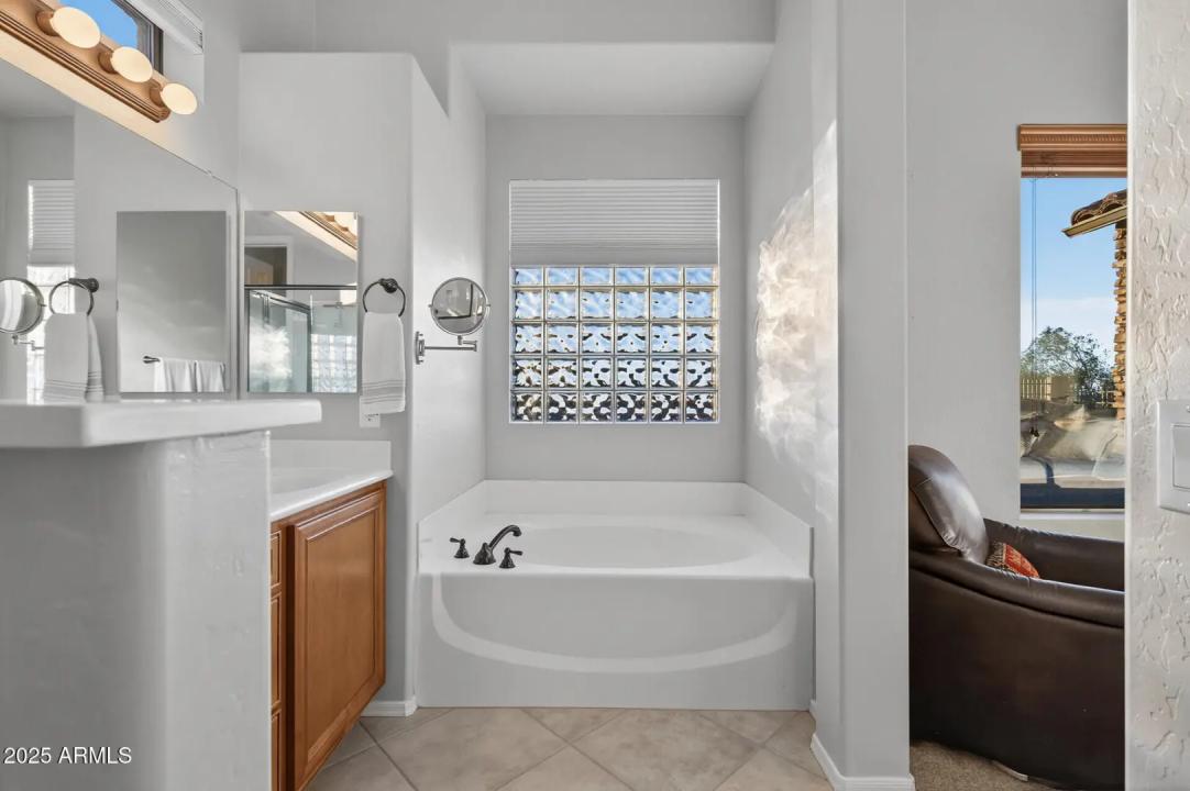 Real Estate Picture 33