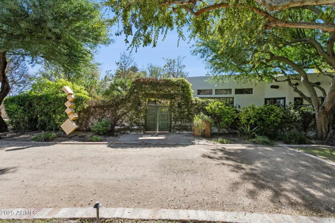 Real Estate Picture 5