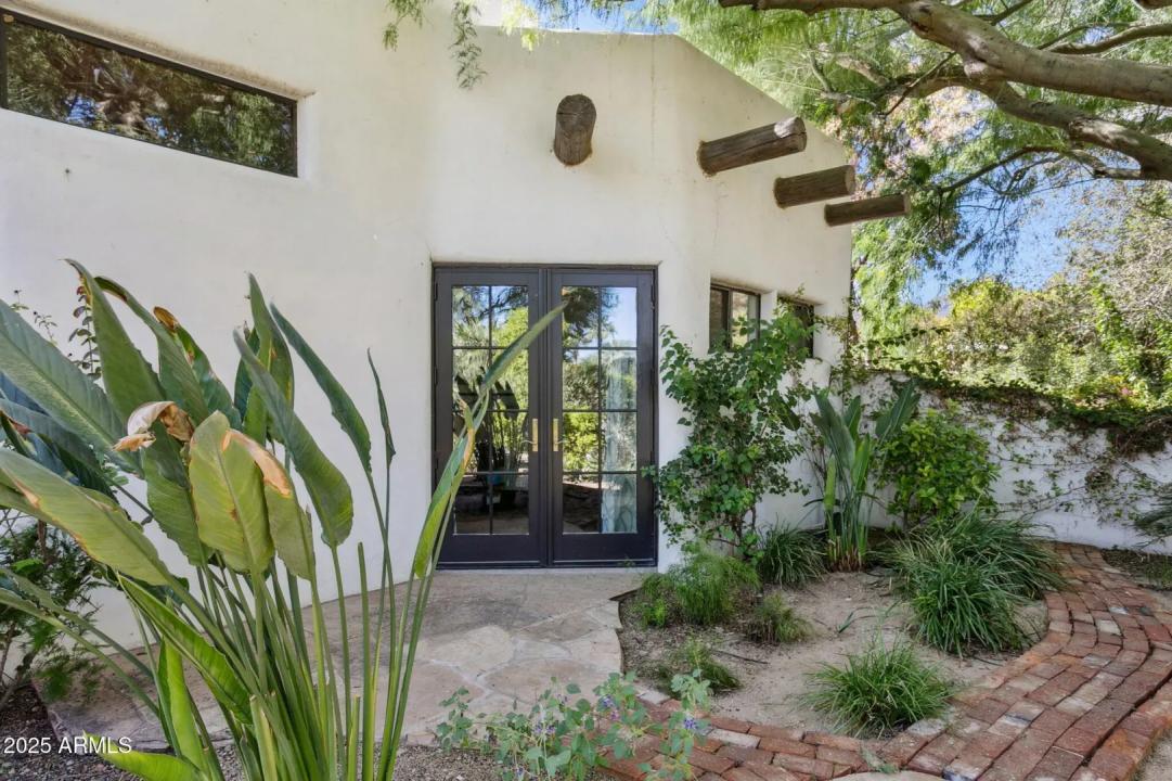 Real Estate Picture 32