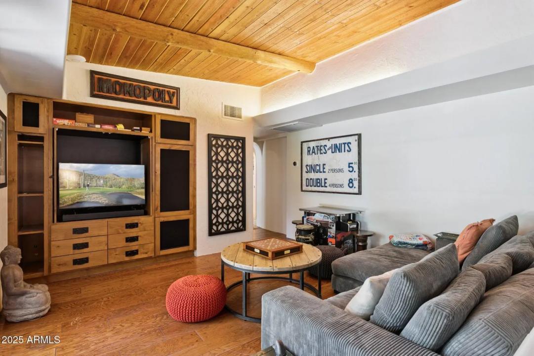 Real Estate Picture 19