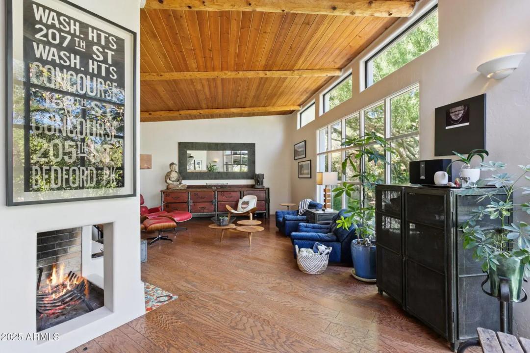 Real Estate Picture 6