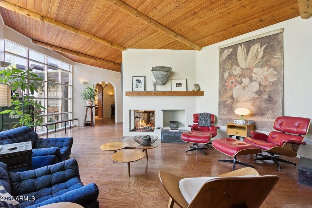 Real Estate Picture 7