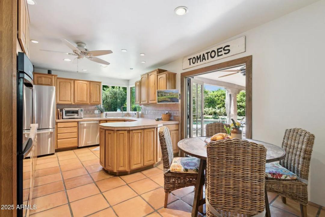 Real Estate Picture 15