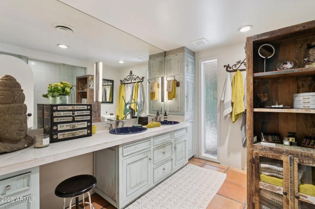 Real Estate Picture 26