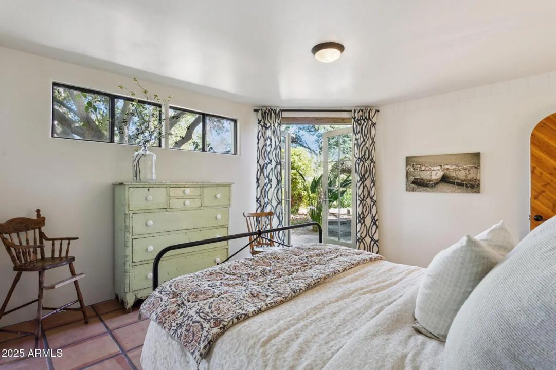 Real Estate Picture 30