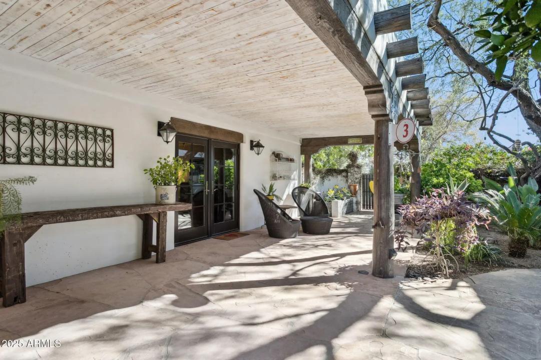 Real Estate Picture 24