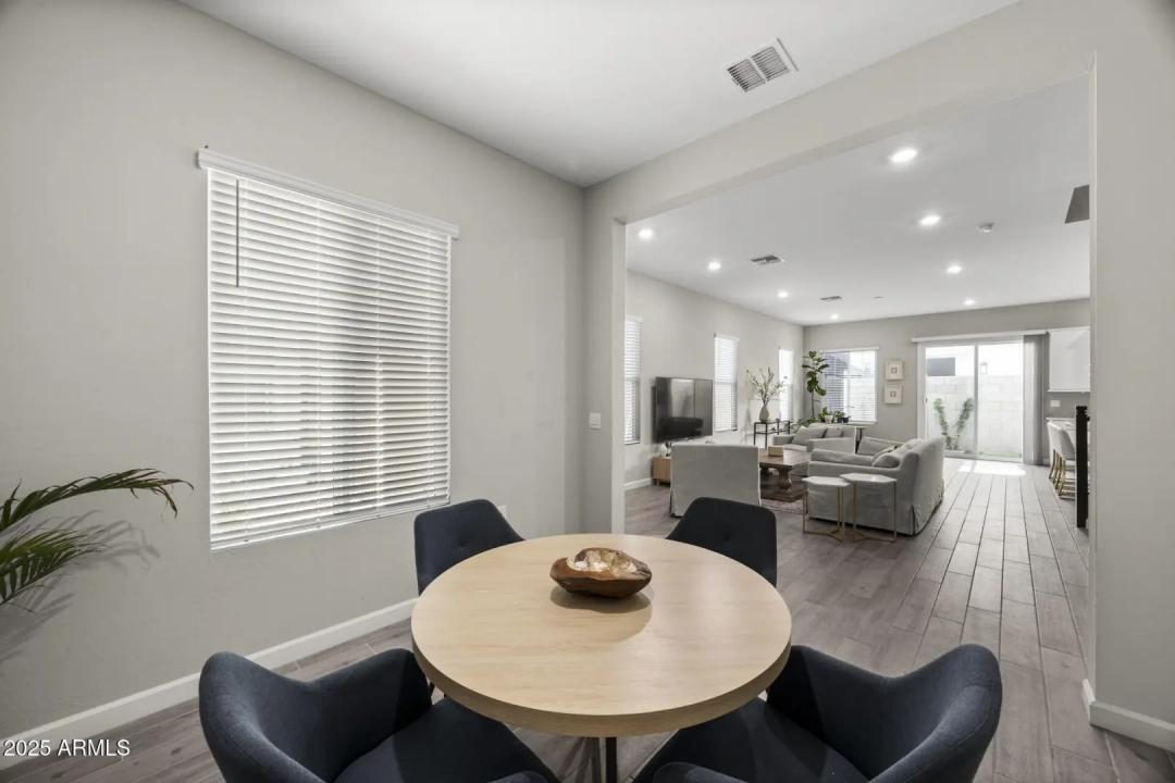 Real Estate Picture 10