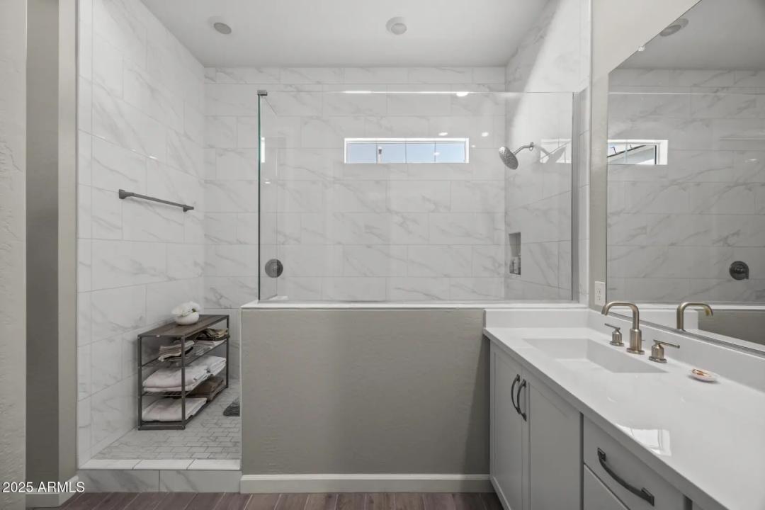 Real Estate Picture 18