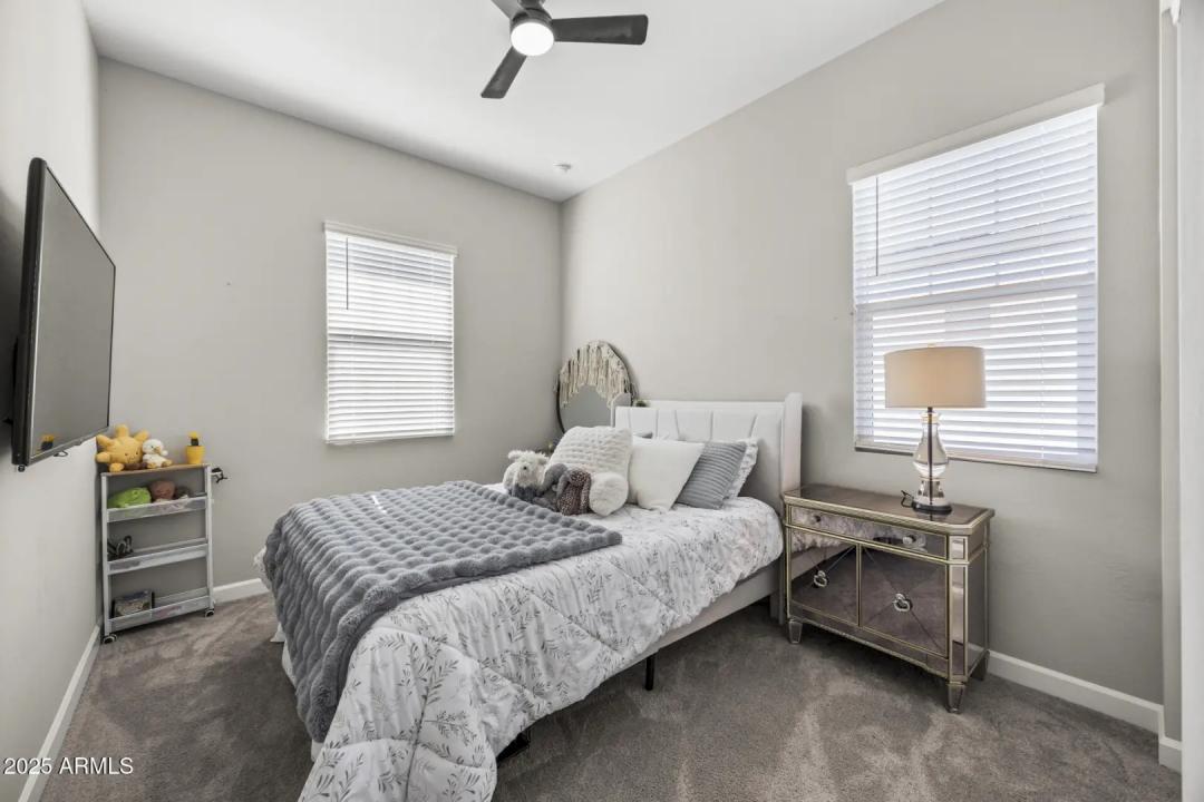 Real Estate Picture 23