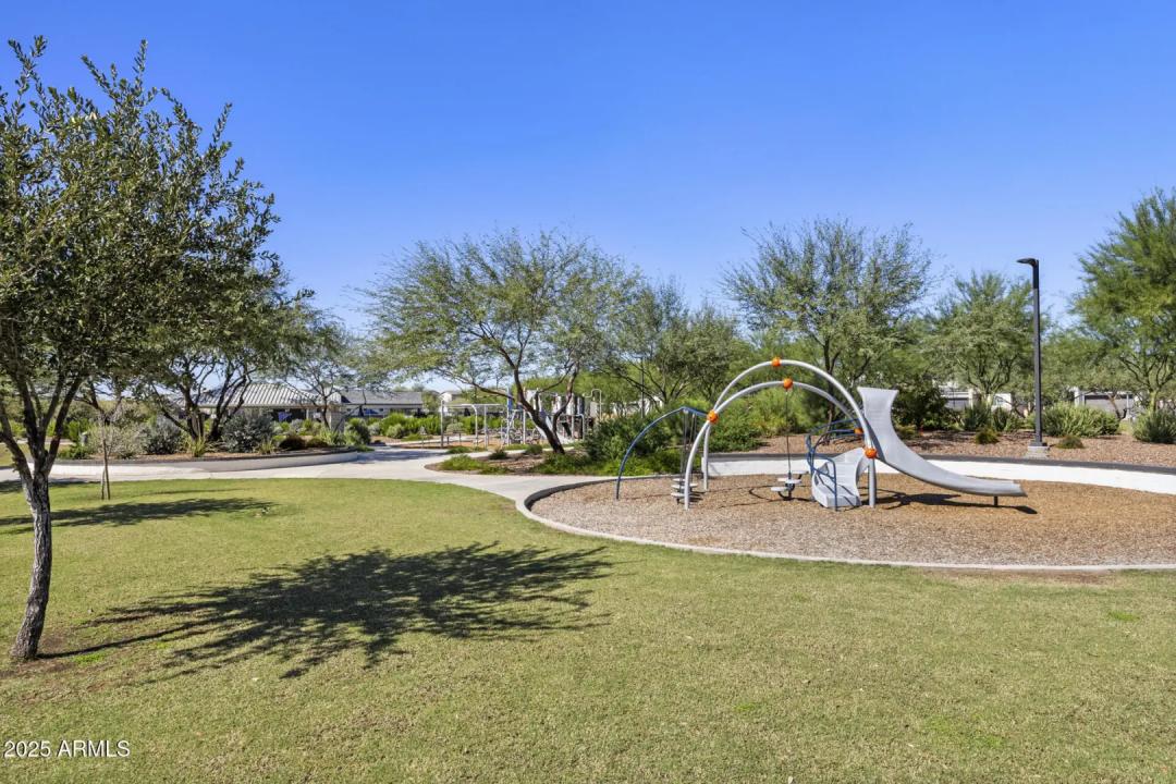 Real Estate Picture 27