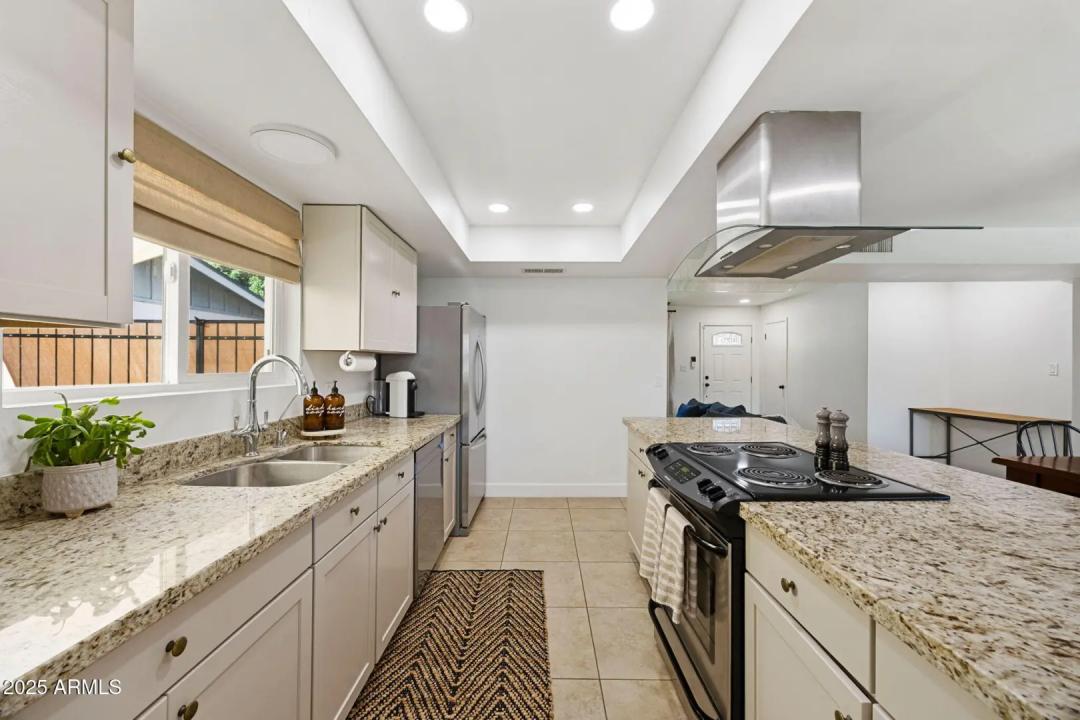 Real Estate Picture 10