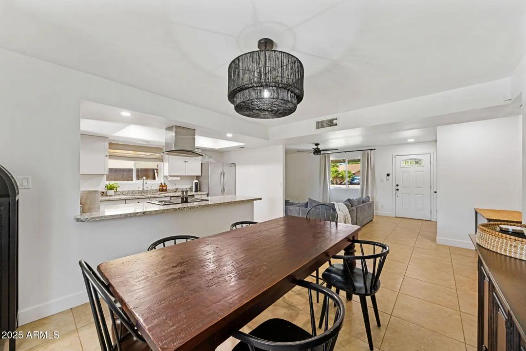 Real Estate Picture 11