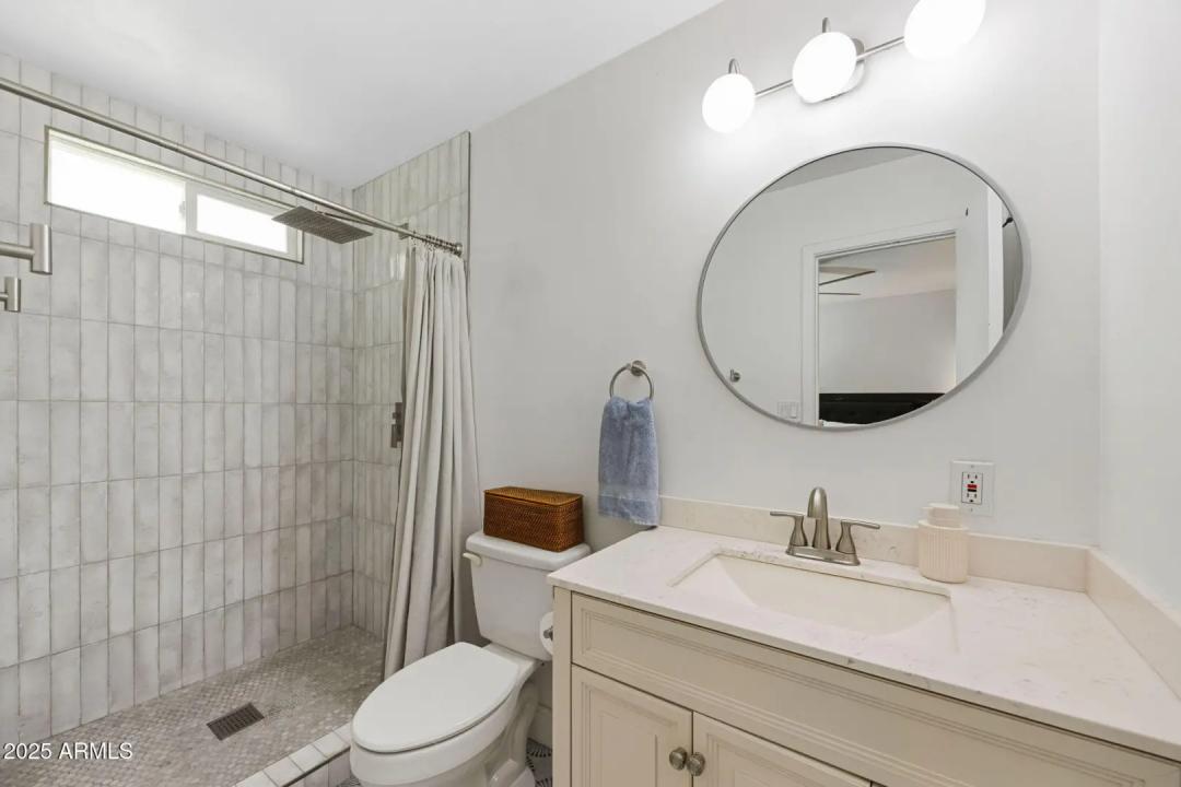 Real Estate Picture 13