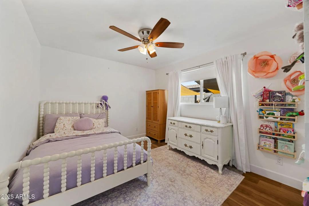 Real Estate Picture 14