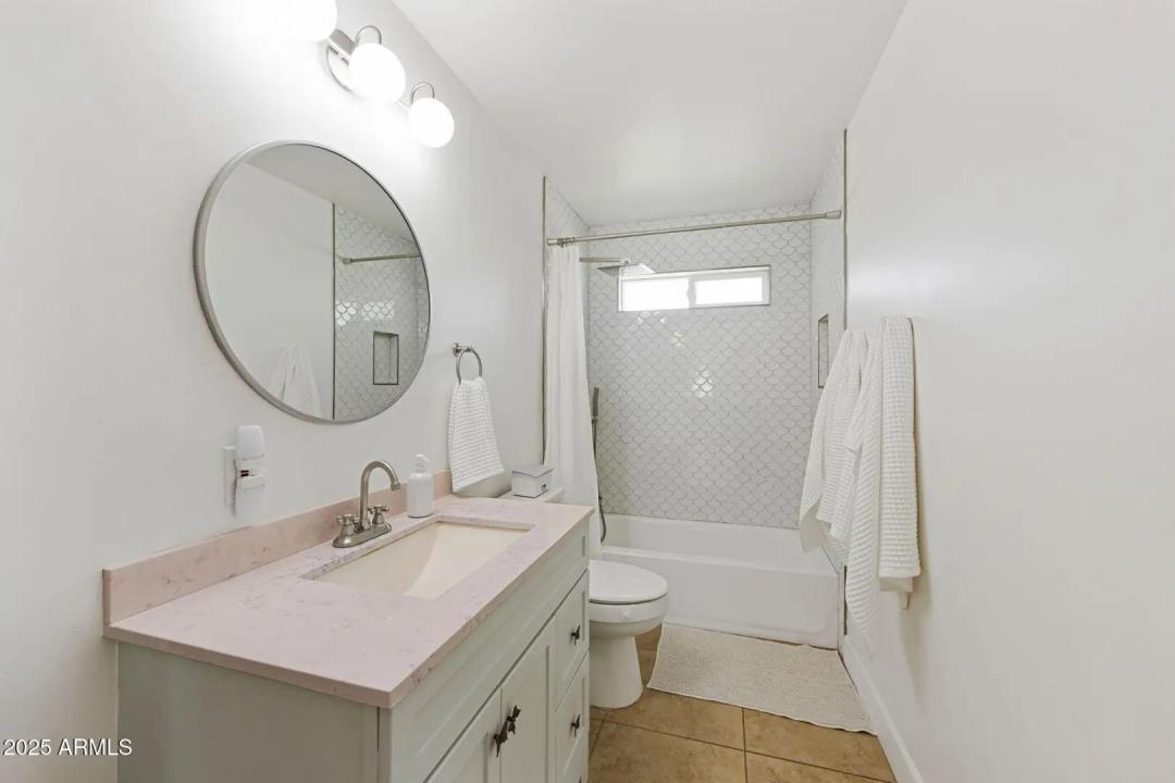 Real Estate Picture 18