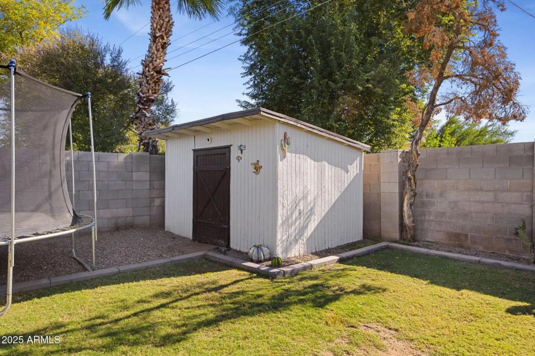 Real Estate Picture 23