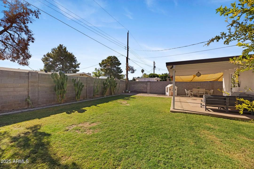 Real Estate Picture 24