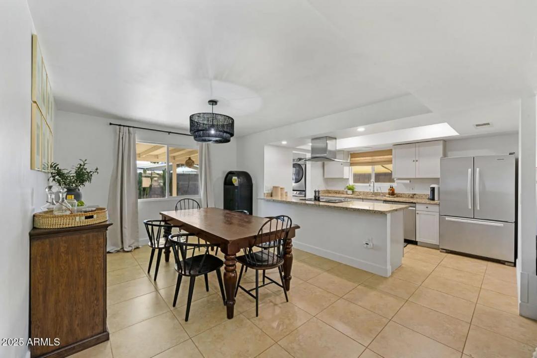 Real Estate Picture 7