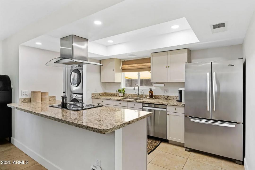 Real Estate Picture 8