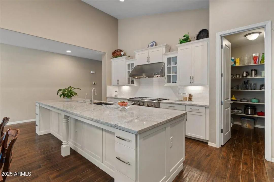 Real Estate Picture 10