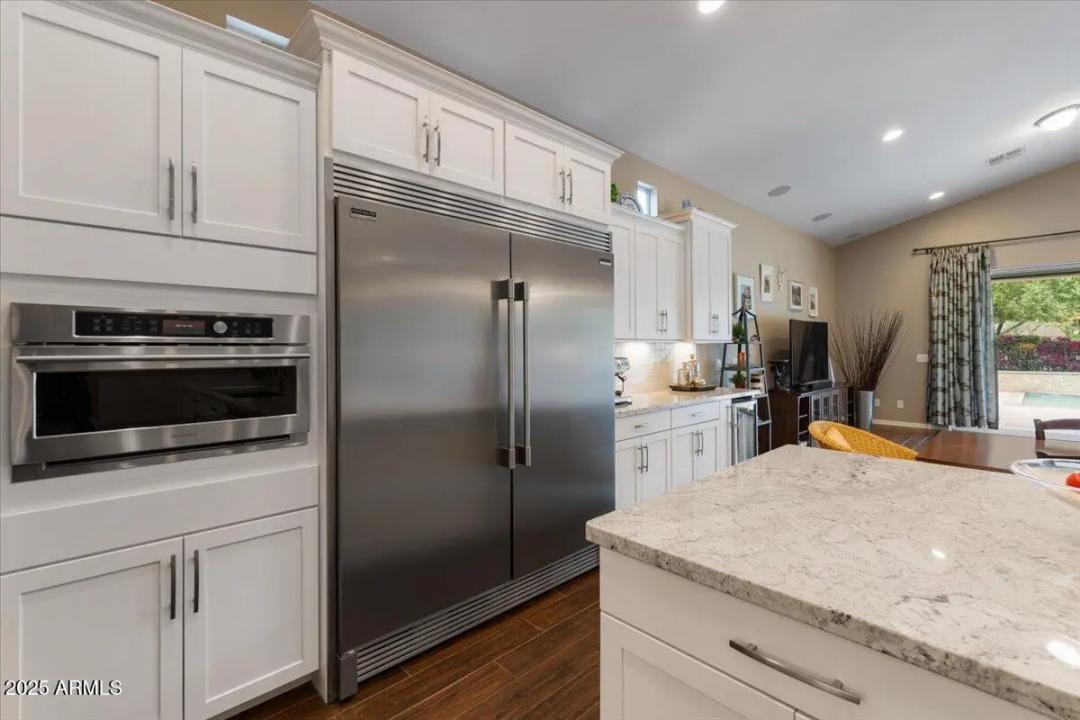 Real Estate Picture 12