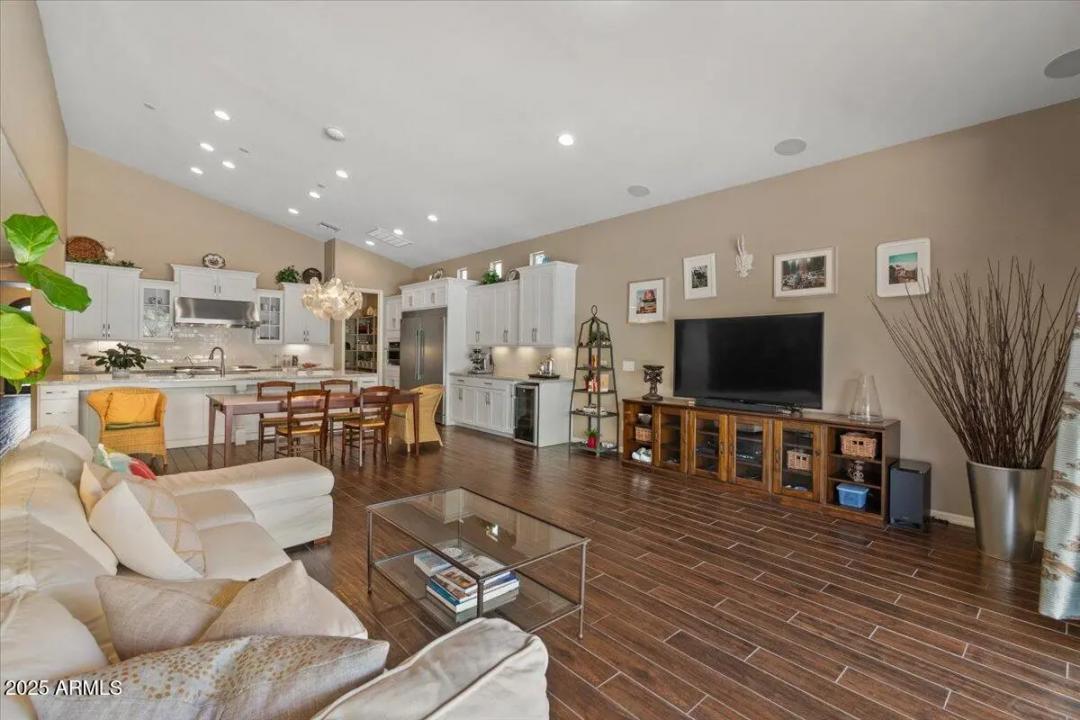 Real Estate Picture 20