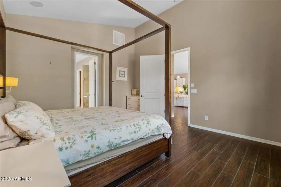 Real Estate Picture 26