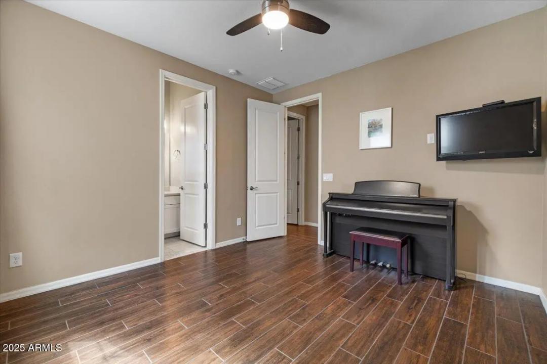 Real Estate Picture 33