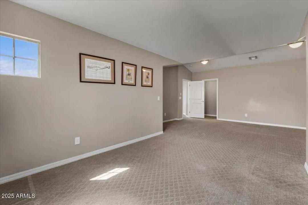 Real Estate Picture 42