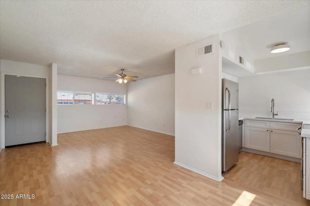 Real Estate Picture 9