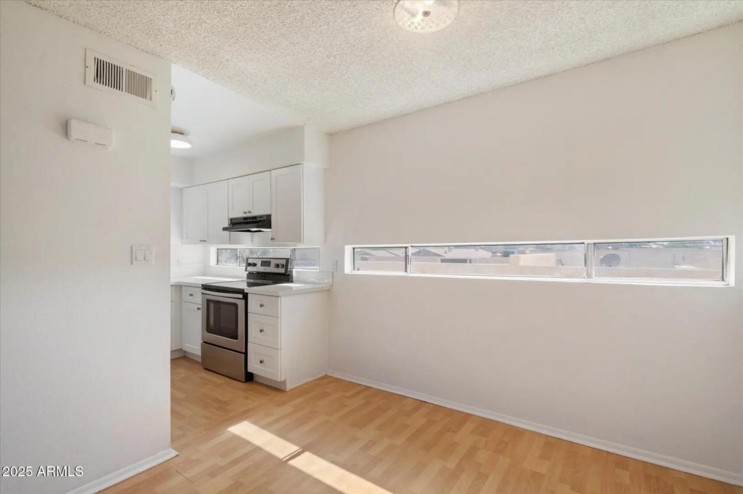 Real Estate Picture 10