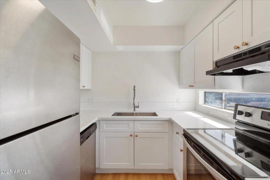 Real Estate Picture 11