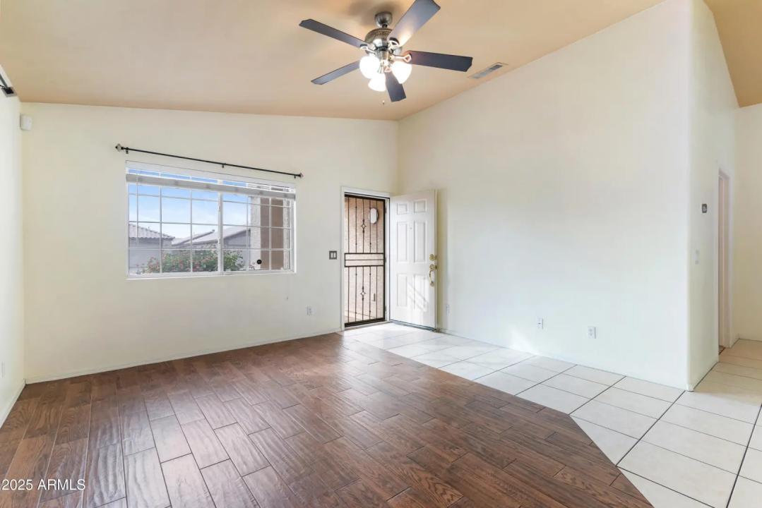 Real Estate Picture 4