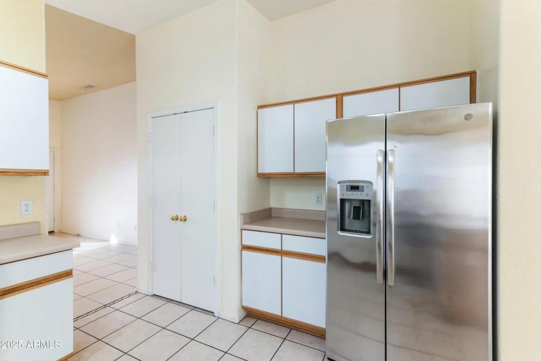 Real Estate Picture 8