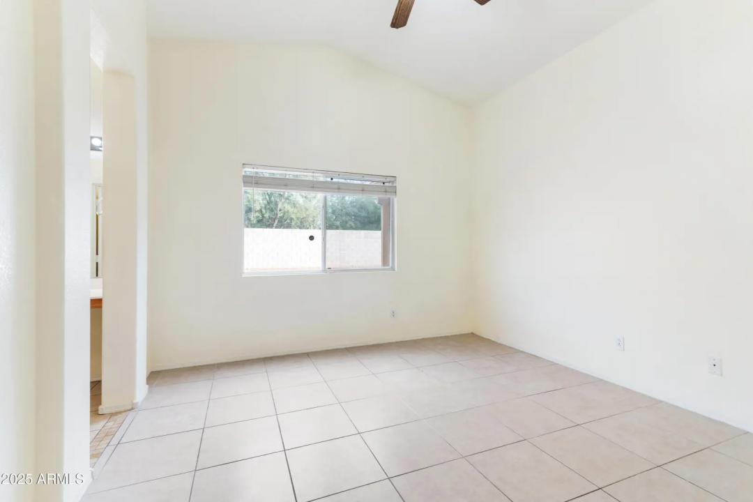 Real Estate Picture 16