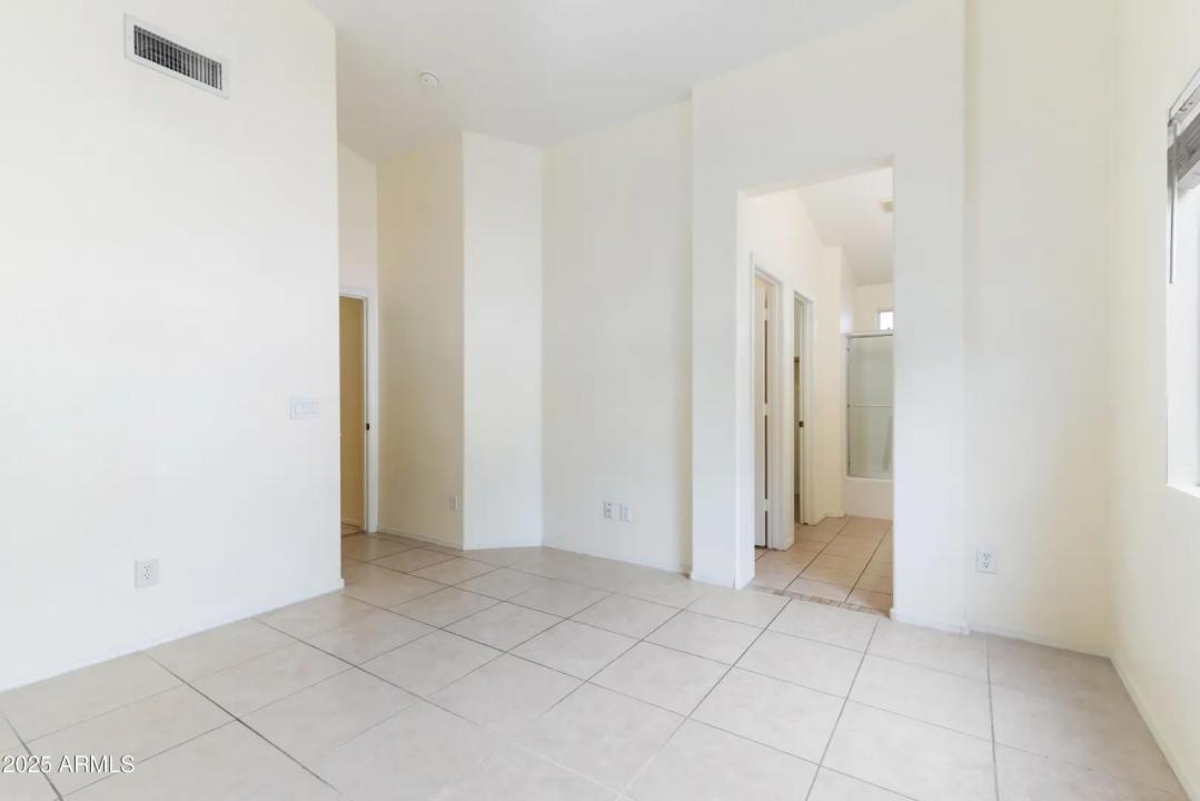 Real Estate Picture 17