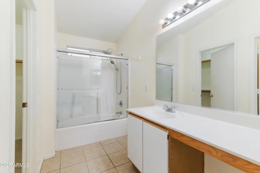 Real Estate Picture 18