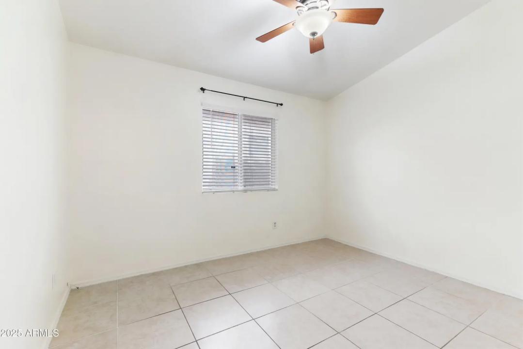 Real Estate Picture 23