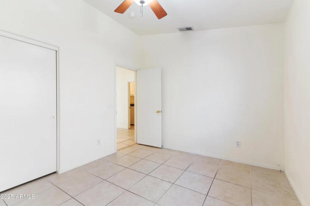 Real Estate Picture 24