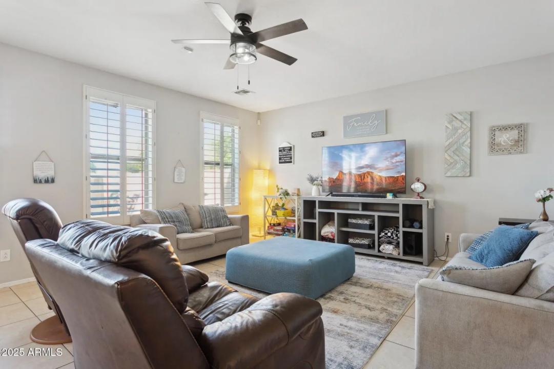 Real Estate Picture 7